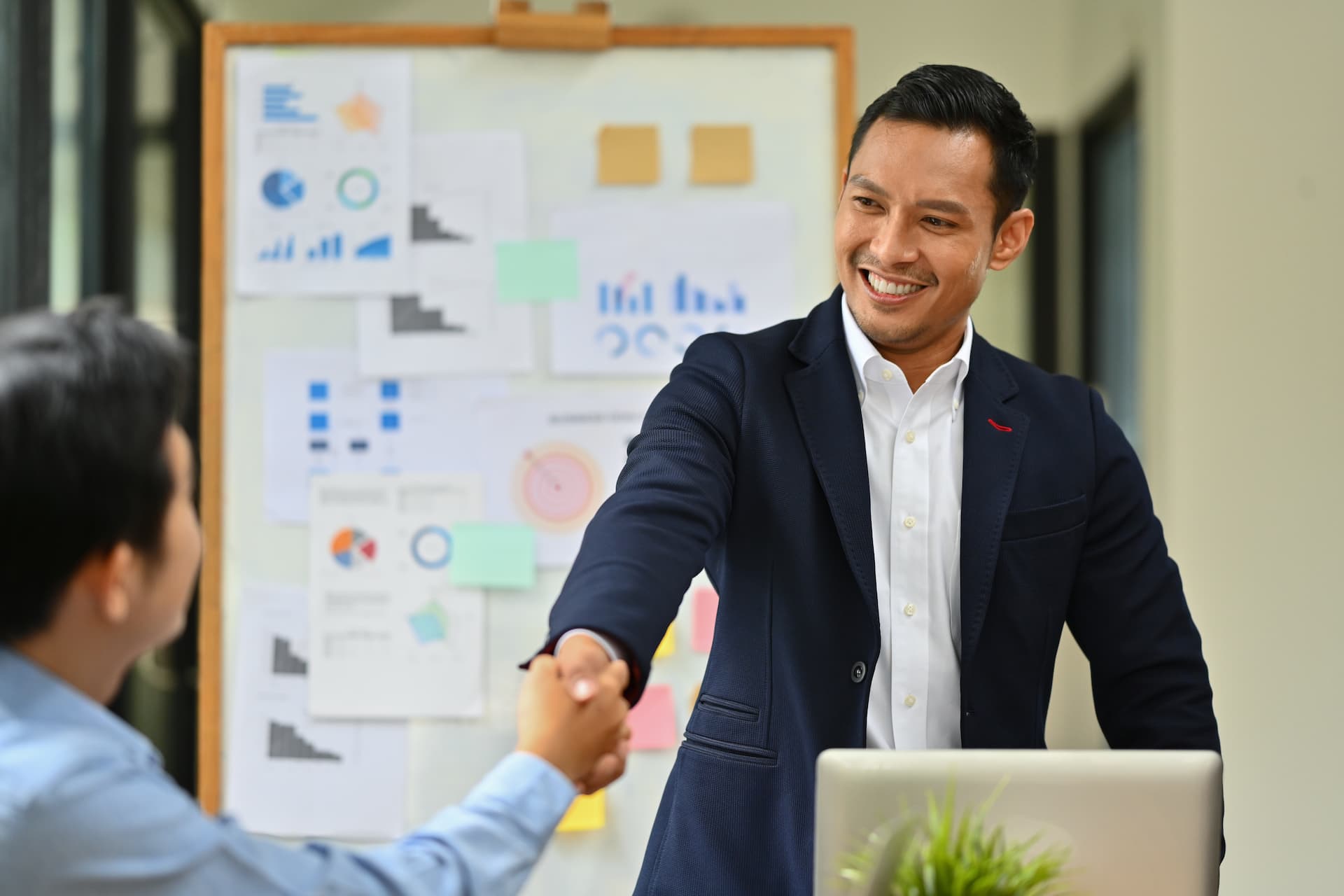 How to Maximize Business Efficiency by Outsourcing to the Philippines in 2024