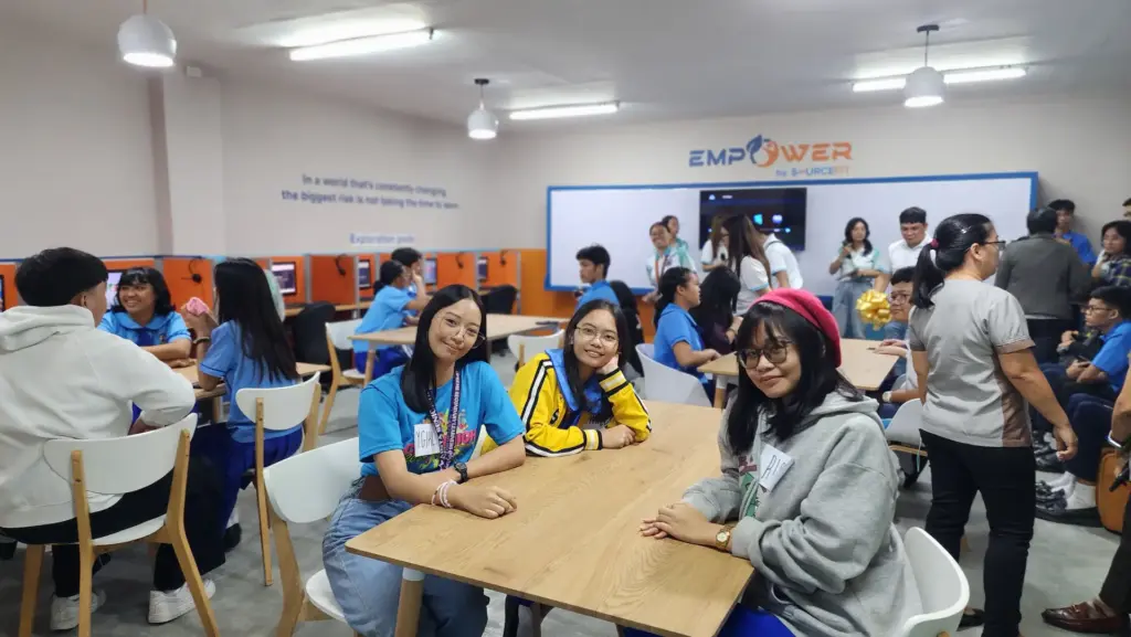 Cainta Senior High School students exploring the EmpowerED Ignite Hub for the first time.
