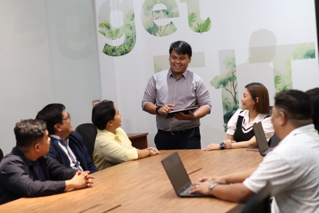 Team meeting — Business process outsourcing & offshore staffing | Sourcefit