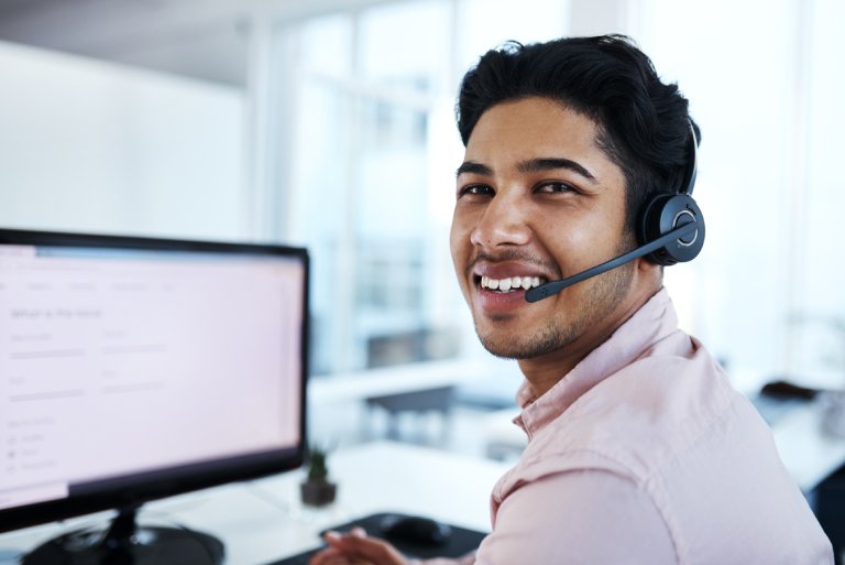 Technical support specialist troubleshooting issue: Offshore Staffing & BPO Across 6 Countries