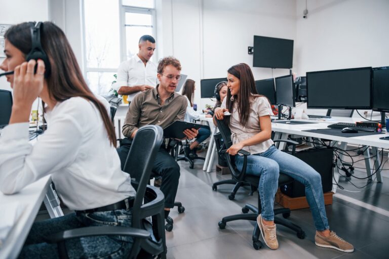 Staff Leasing vs Contractors for Startups